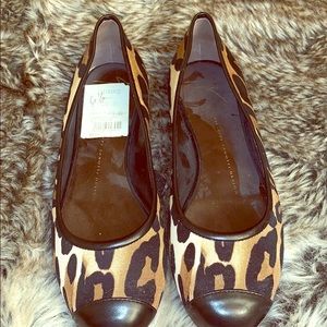 Giuseppe flats with sexy design